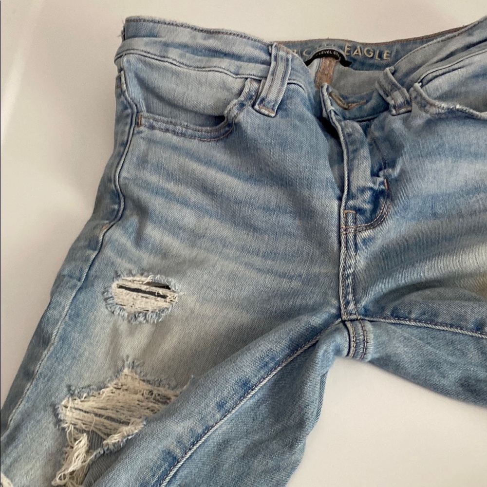 American Eagle size 00 short Women's Light Blue Distressed Jeans - Picture 5 of 6